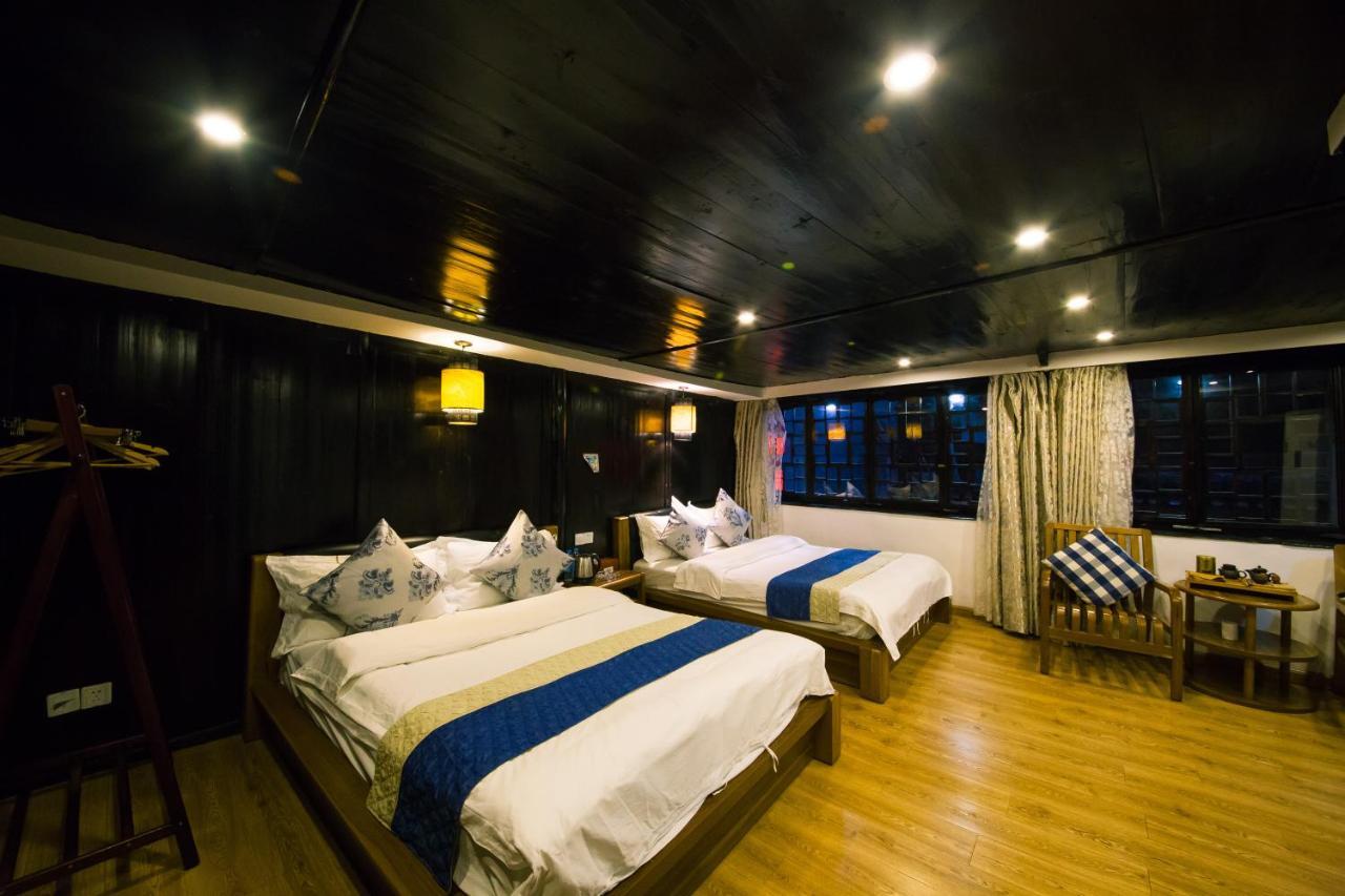 一方砚-旅拍体验民宿 Fenghuang Exterior foto